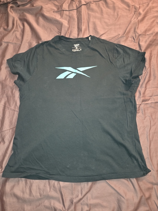Reebok Tops - Reebok Athletic Short Sleeve T-Shirt in forest green Pre-owned women's XL